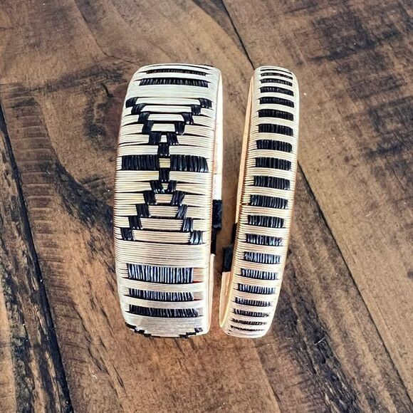 HANDCRAFTED Two Bracelet Set Pair Of Earrings Gold Plate Cord Warregue Material - Picture 4 of 8